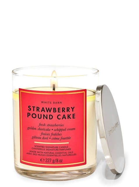 Bath & Body Works Strawberry Pound Cake Single Wick Candle